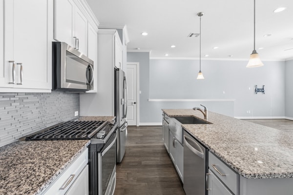 Building Photo - 1217 Highknoll Ln