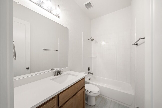 Building Photo - Stunning 4-Bed, 4.5-Bath Home with Pool Access and Private Yard in New Braunfels