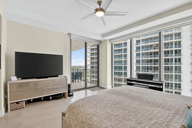 Building Photo - 3100 N Ocean Dr