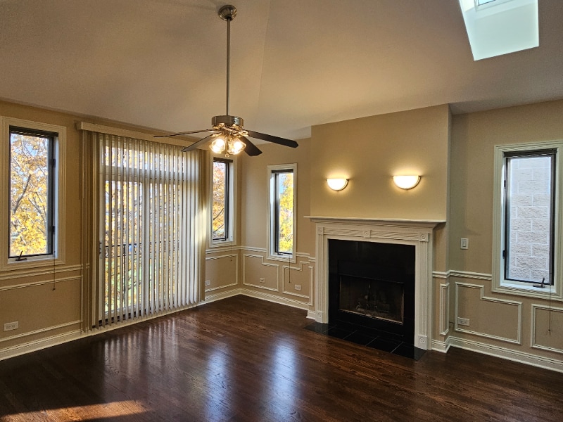 Building Photo - 6330 S Ingleside Ave