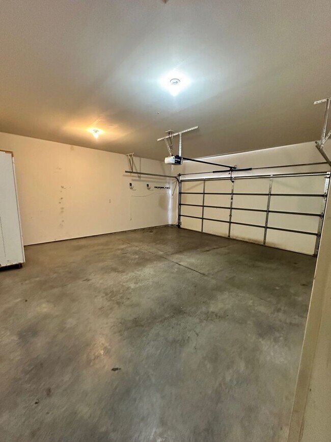 Building Photo - MIE451