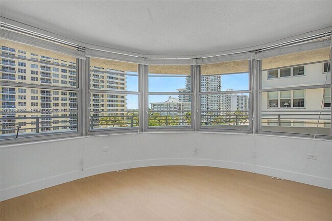 Building Photo - 5555 Collins Ave