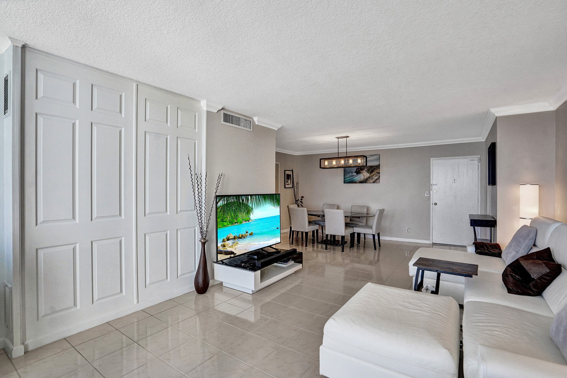 Building Photo - 3180 S Ocean Dr
