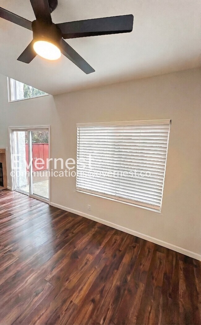 Building Photo - 4936 Creekwood Dr