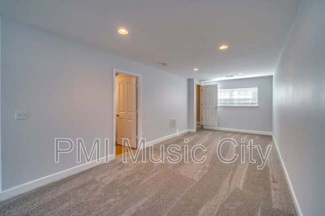 Building Photo - 2705 Dracut Ln