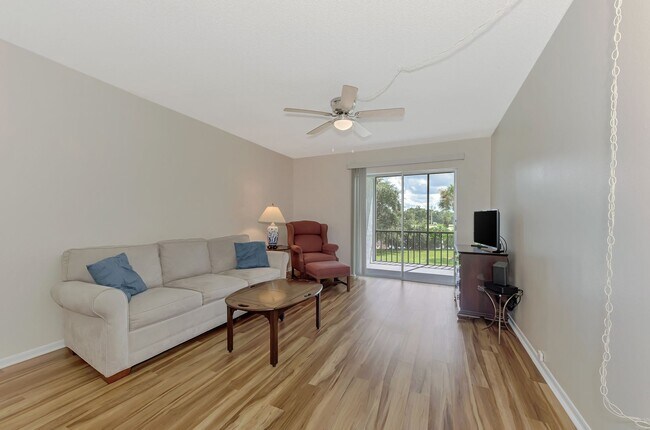 Building Photo - BEAULTIFUL 1 BEDROOM, 1 BATHROOM CONDO LOCATED JUST MINUTES FROM VENICE BEACH!