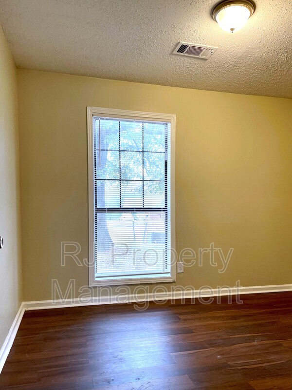 Building Photo - 5297 Breckenwood Dr