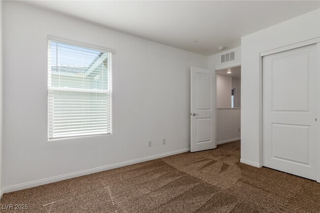 Building Photo - 12186 Scarlet Ember Rd