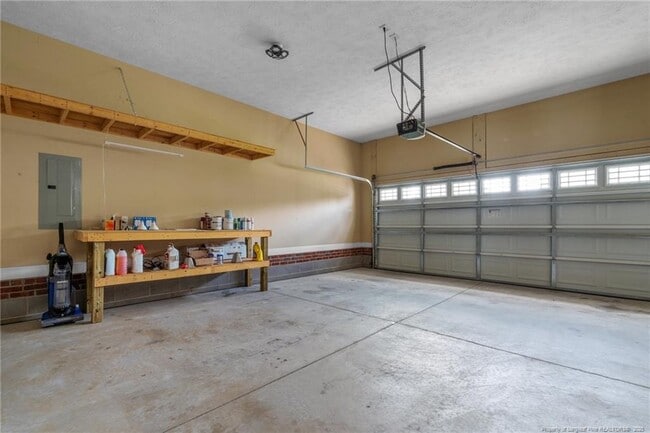 Building Photo - 244 Autumn Ln
