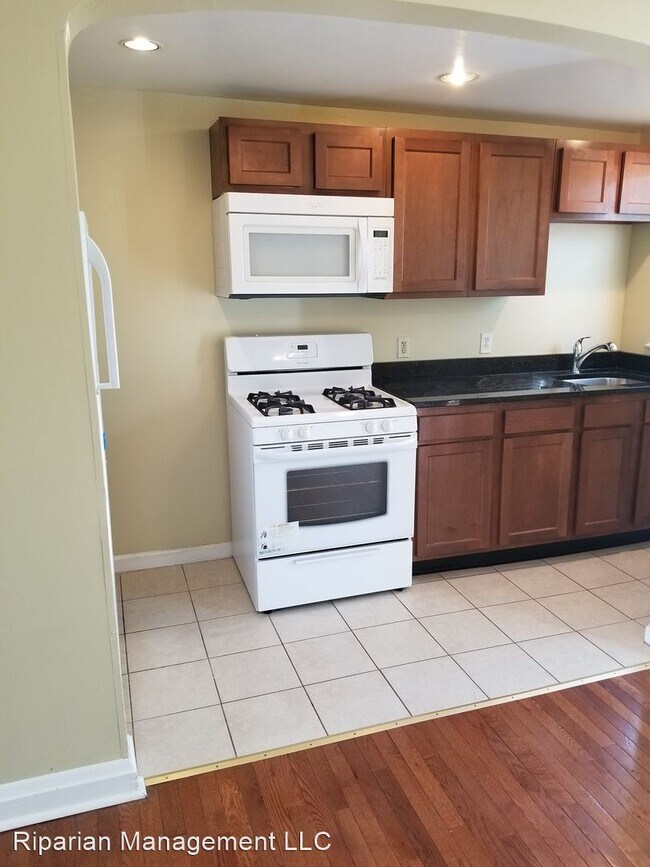 Building Photo - 2 br, 2 bath House - 829 E Cold Spring Lane