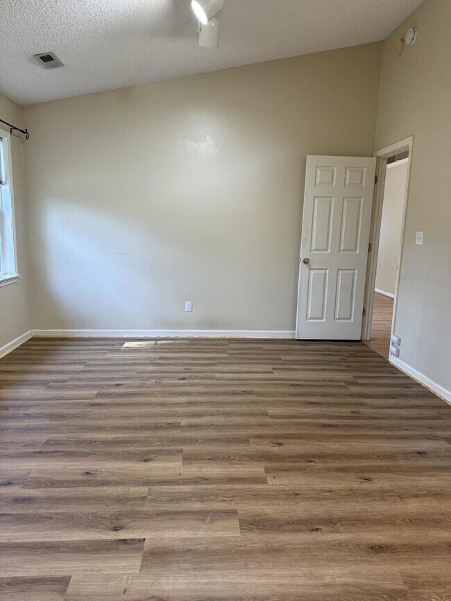 Building Photo - Charming 3-Bedroom, 2-Bathroom Home for Rent – Perfect for Comfortable Living!