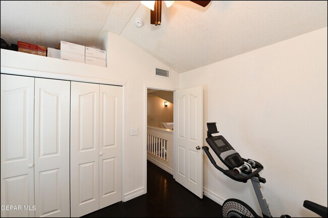 Building Photo - 5060 Silver Sands Ave