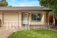 Building Photo - 4711 Large Oak Ct