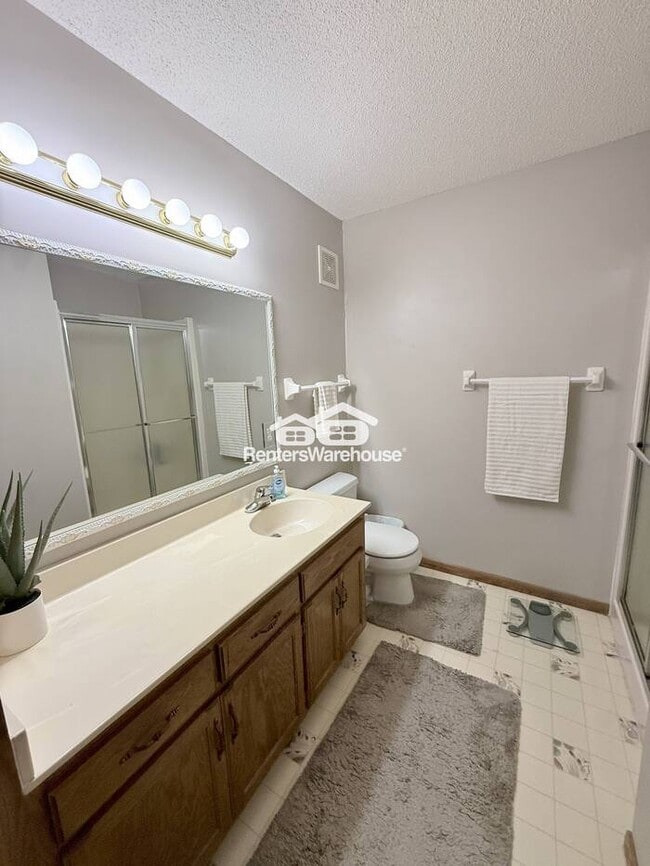 Building Photo - SFH - 6 Bed Farmington for Rent - Avail May 2026