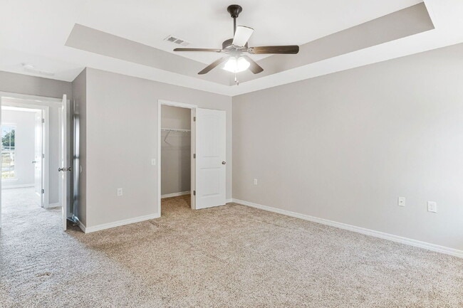 Building Photo - 5441 Pescara Dr