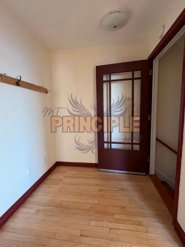 Building Photo - 403-405 1/2 W Granite