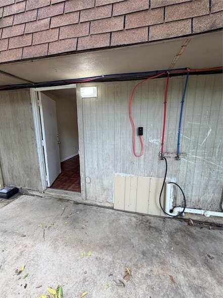 Building Photo - 6257 Manor Rd