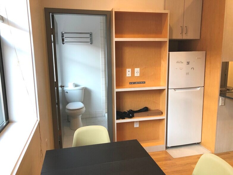 Building Photo - 144 Bowdoin St