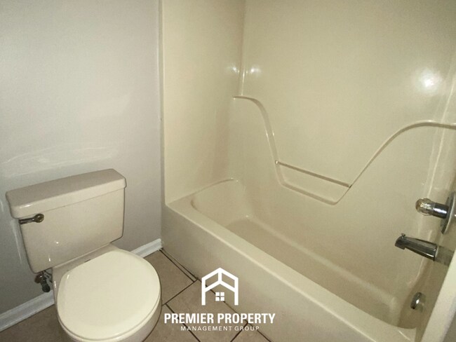 Building Photo - 5950 Chadwell Rd