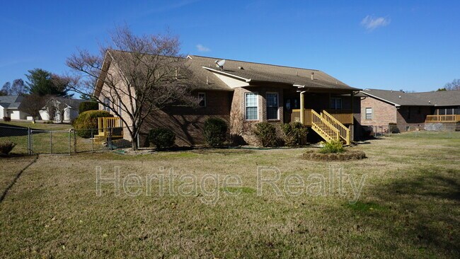 Building Photo - 867 Westgate Dr