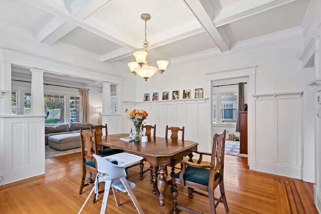 Building Photo - Welcome to this charming craftsman home ne...