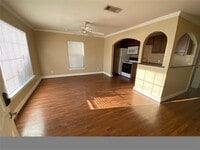 Building Photo - 2518 N Fitzhugh Ave