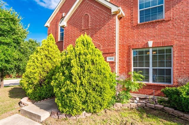Building Photo - 1100 Cedar Valley Dr