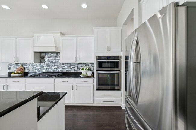 Building Photo - 1719 Biscayne Dr