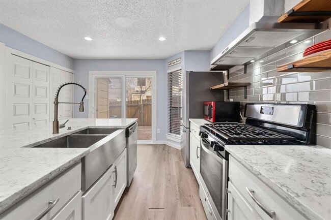 Building Photo - 11901 Swearingen Dr