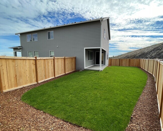 Building Photo - 1037 Timberline Ave