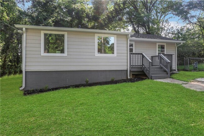 Building Photo - 2466 Old Hapeville Rd SW