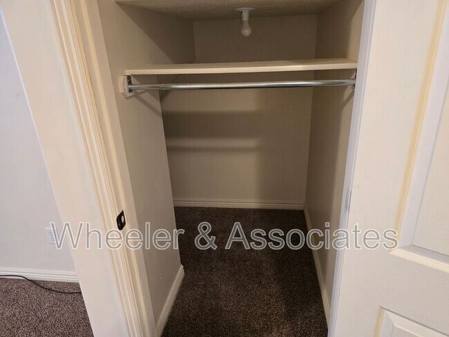 Building Photo - 1045 S 1200 W