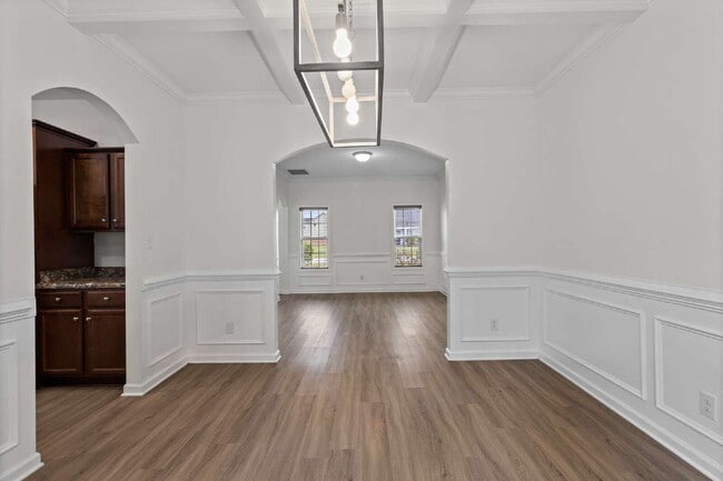 Building Photo - Spacious 4-Bedroom Gem with 2.5 Baths in t...