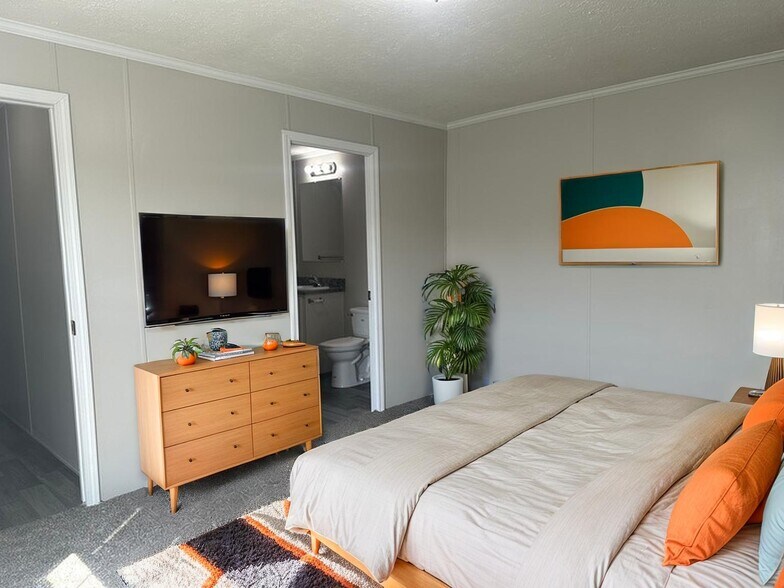 Building Photo - 38041 Chilver Ave