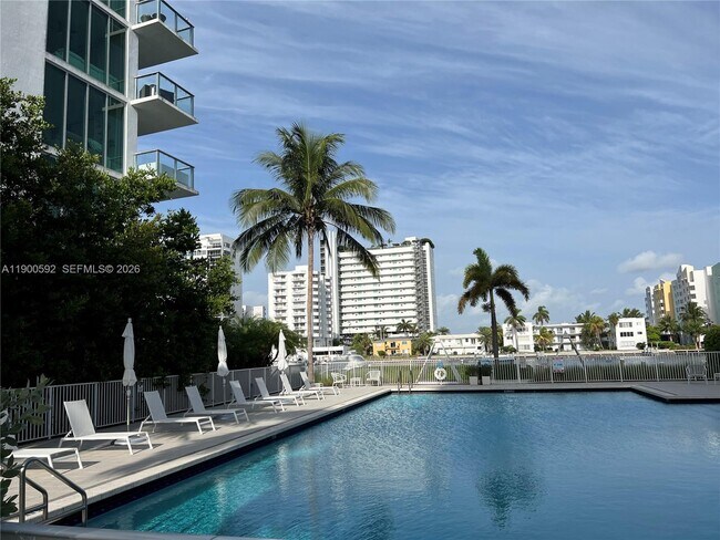 Building Photo - 7928 East Dr