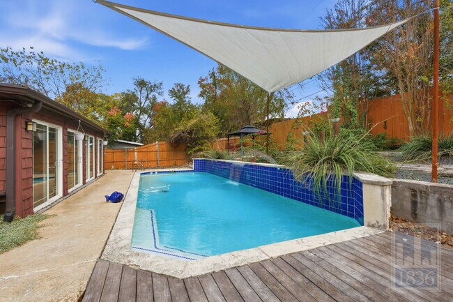 Building Photo - 6809 Columbia Dr