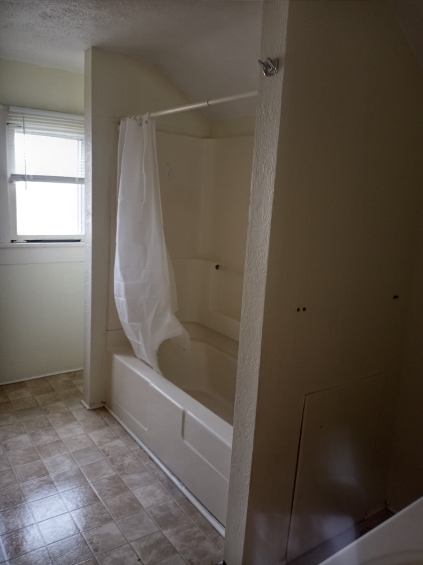 Building Photo - 211 W Higham St