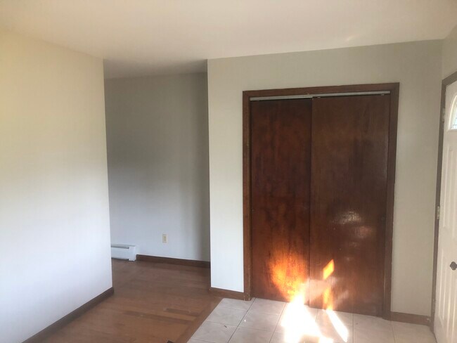 Building Photo - 213 Frey Ave