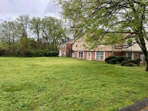 Building Photo - 1301 Neelys Bend Rd