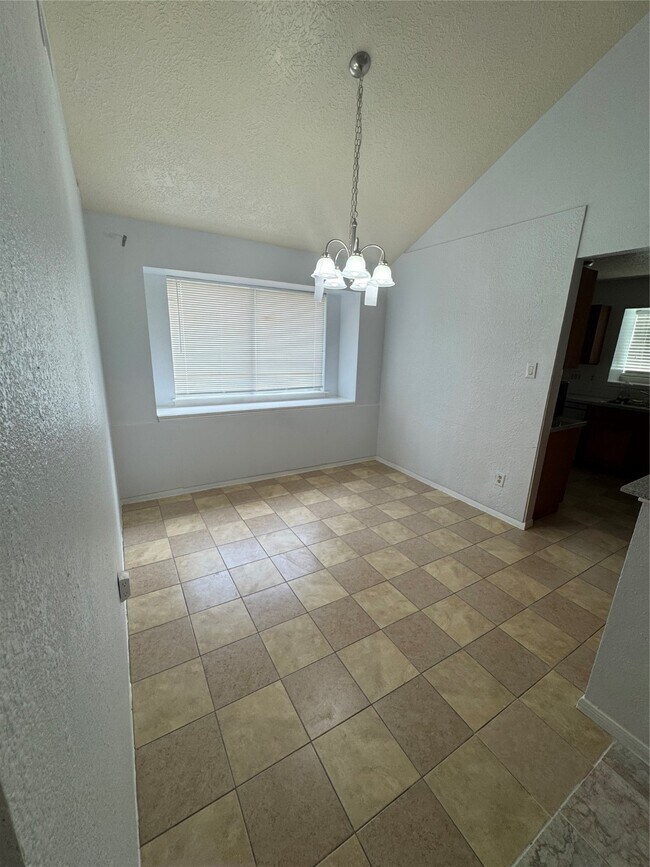 Building Photo - 11922 Sulphur Springs Dr