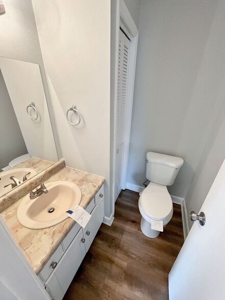 Building Photo - 920 Ilawood Dr