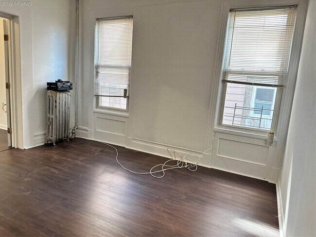 Building Photo - 82 Waring Pl