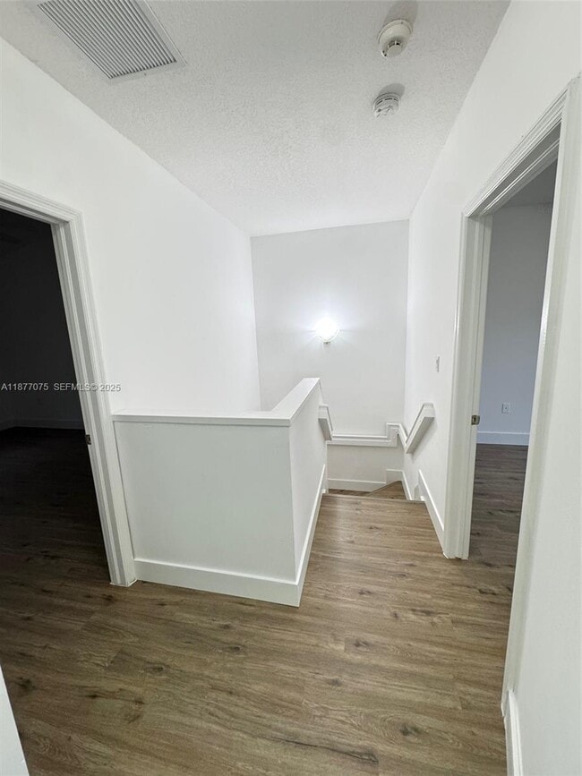 Building Photo - 10170 SW 88th St