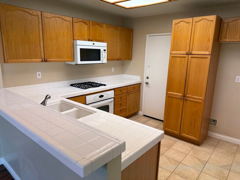 Building Photo - 748 North Siavohn Drive