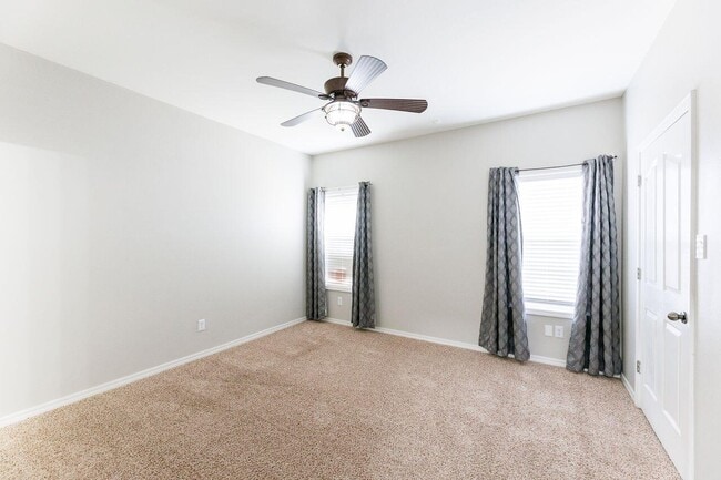 Building Photo - 5811 11th Pl