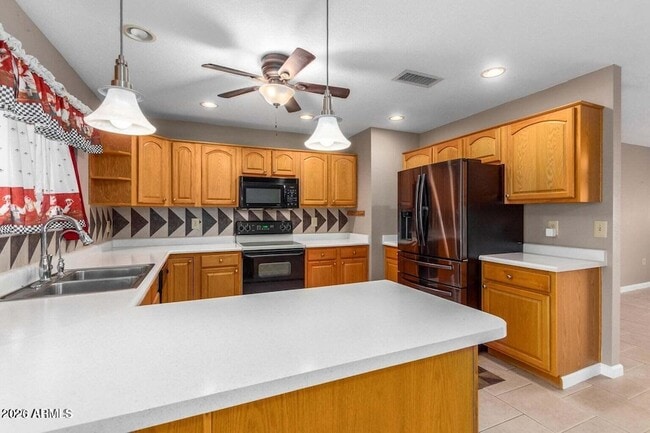 Building Photo - 12630 N Blue Ridge Dr