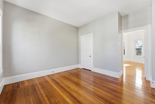 Building Photo - 33 North Blvd