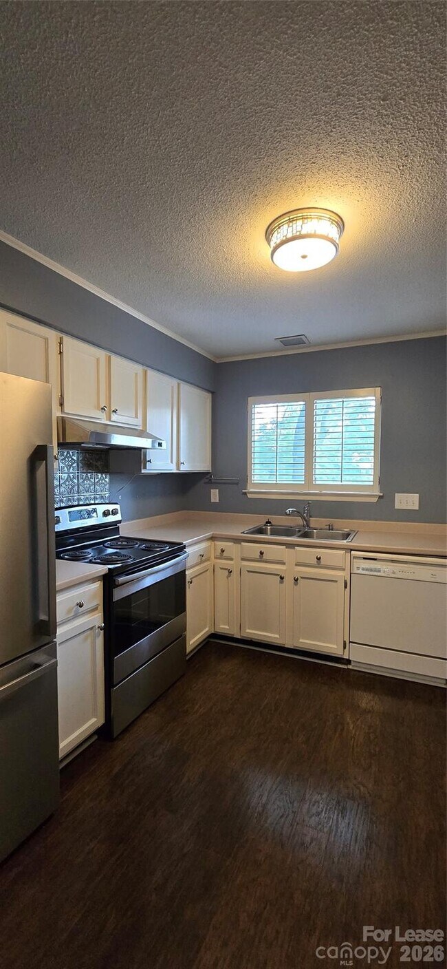 Building Photo - 3001 Heathstead Place