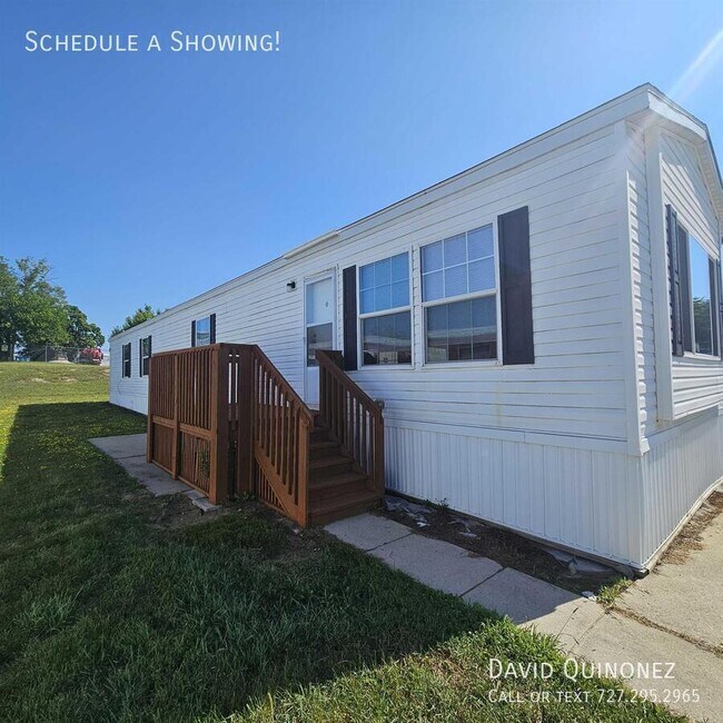 Building Photo - 3210 Victor-