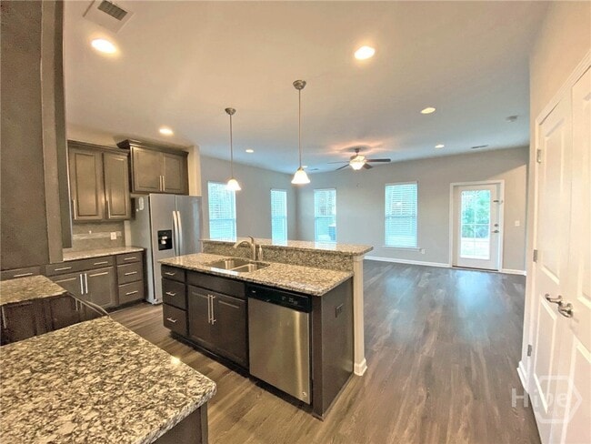 Building Photo - 83 Crystal Lake Dr